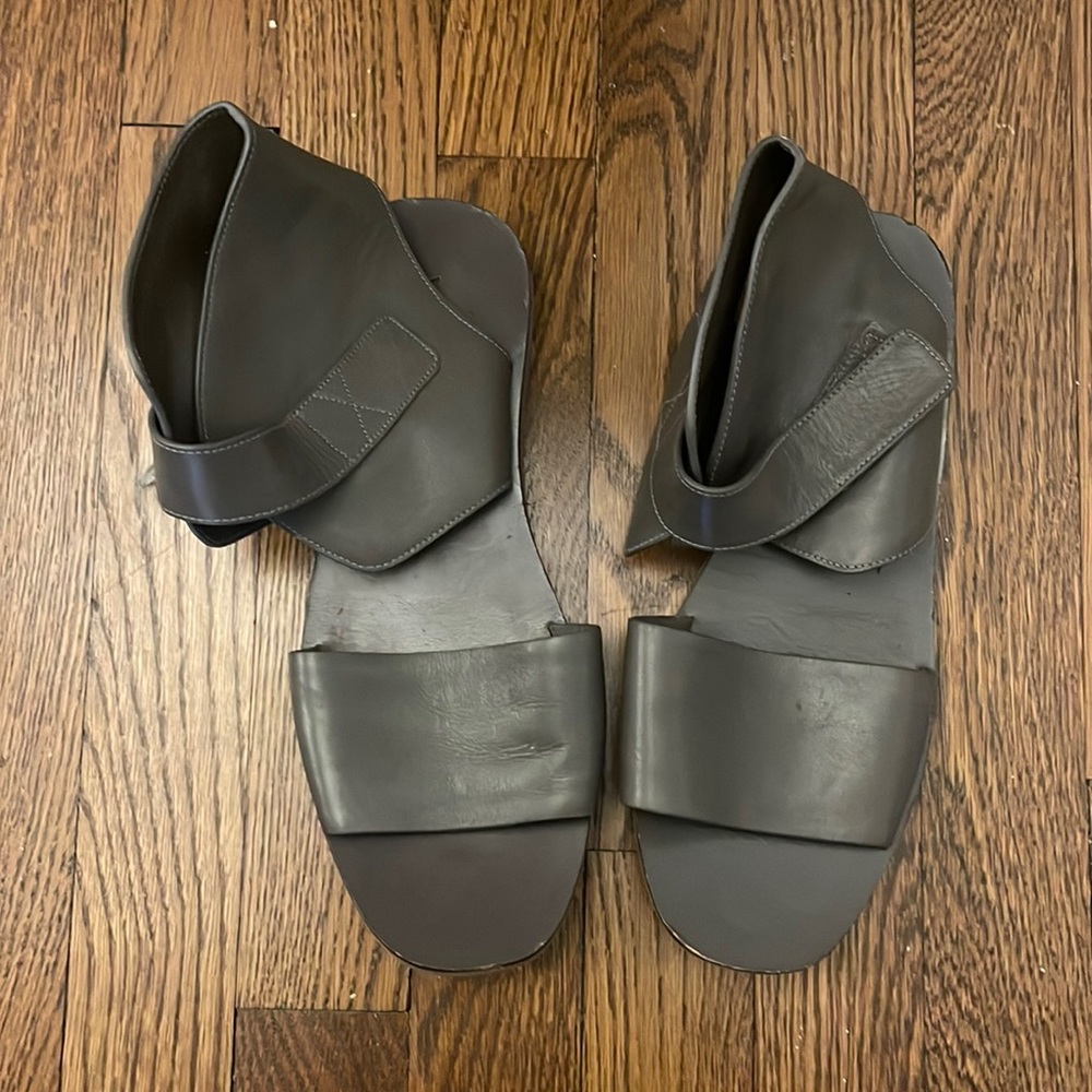 Vince gray leather sandals